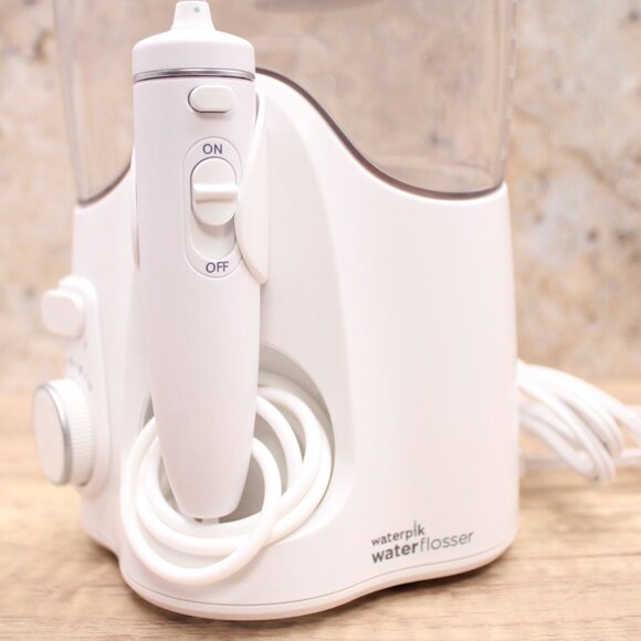 Waterpik Whitening WaterFlosser In-Handle Whitening Infuser + Accessories - Picture 7 of 10